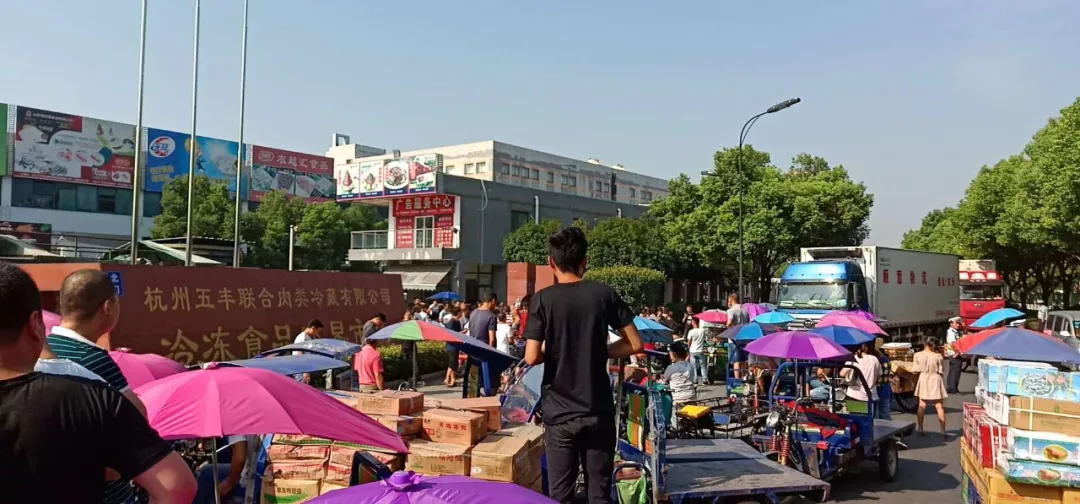 昨天，杭州凍品市場被堵門！原因和三輪車有關