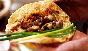 “淄式燒烤”火到全國，淄博小餅“一餅難求”