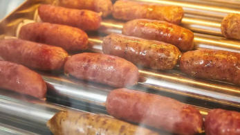 三全等強勢布局，鹵腸市場持續升溫，“佐餐香腸”打開了哪些新場景機會？